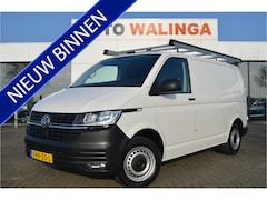 Volkswagen Transporter - 2.0 TDI L1H1 28 Imperial | Carplay | Trekhaak | Cruise | Parkeersensoren | Schuifdeur