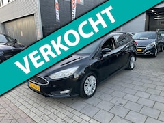 Ford Focus Wagon - 1.0 Titanium 1e Eigenaar Trekhaak Navi Airco NAP APK