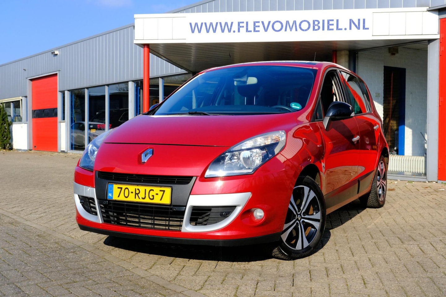 Renault Scénic - 1.5 dCi Bose Aut. Pano|Navi|Cam|Half Leder|LMV - AutoWereld.nl