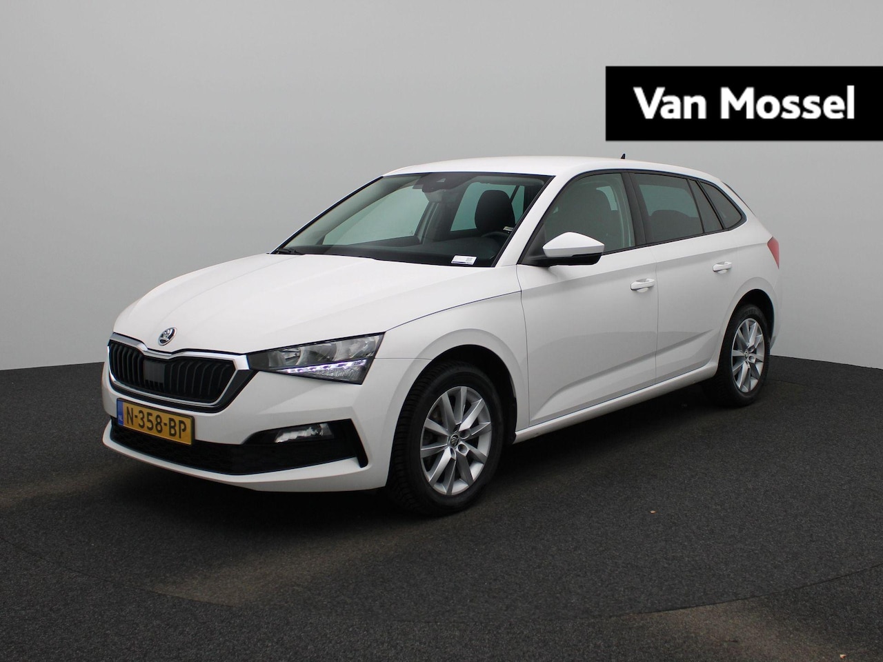 Skoda Scala - 1.0 TSI Ambition | Apple Carplay/Android Auto | Airco | Parkeersensoren | - AutoWereld.nl