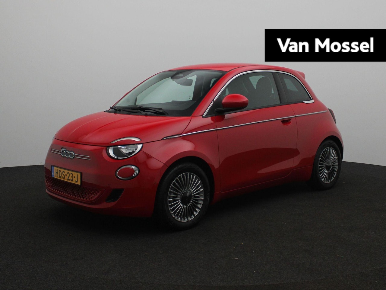 Fiat 500 - Urban 42 kWh | Pack Style | Stoelverwarming | Licht metalen velgen 16" | - AutoWereld.nl