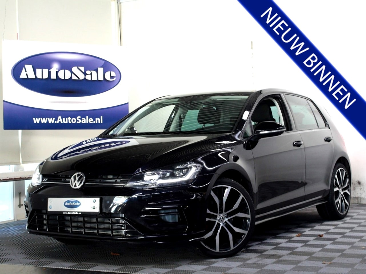 Volkswagen Golf - 1.5 TSI R-Line DSG ACC CARPLAY STOELVW '18 - AutoWereld.nl