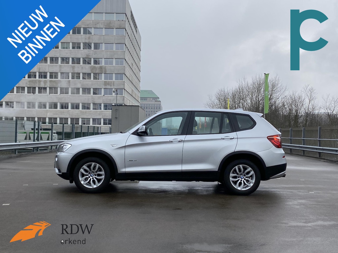 BMW X3 - xDrive20i Panoramadak Leder Navigatie Sportstoelen - AutoWereld.nl