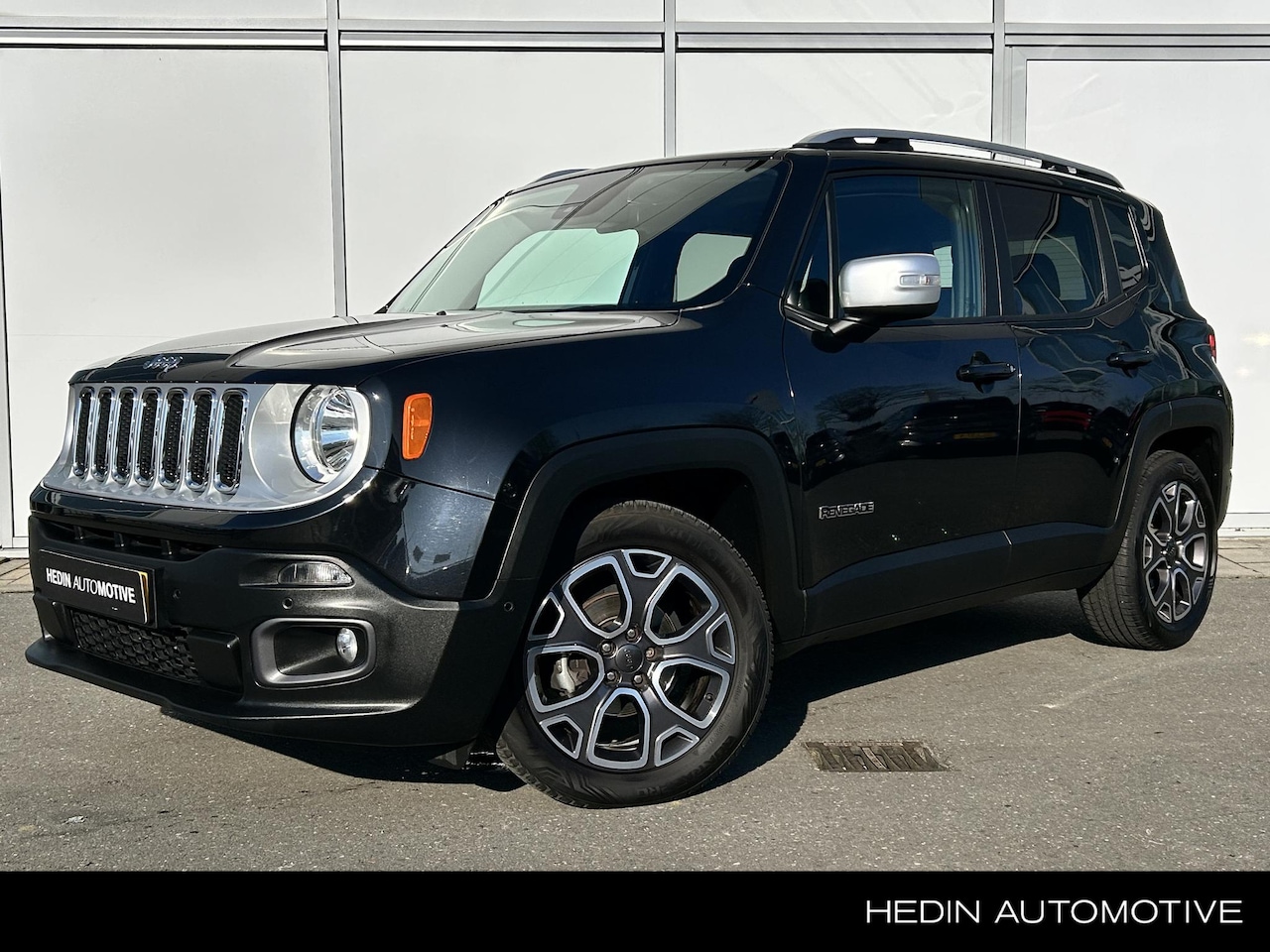 Jeep Renegade - 1.4 140pk Limited AUTOMAAT | NAVIGATIE | CLIMATE CONTROL |  CRUISE CONTROL | PARKEERSENSOR - AutoWereld.nl