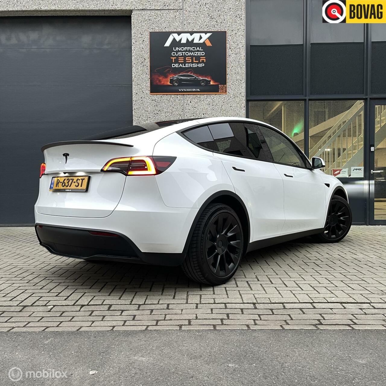 Tesla Model Y - 2023 WIT RWD 2023 20" VELGEN MMX PACK - AutoWereld.nl