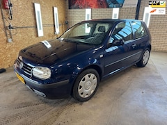 Volkswagen Golf - 1.6-16V Trendline