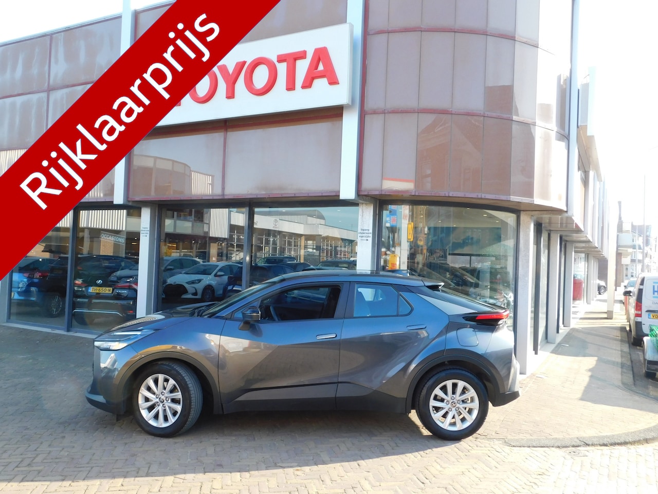 Toyota C-HR - 1.8 Hybrid 140 Active | BSM | Navigatie | - AutoWereld.nl