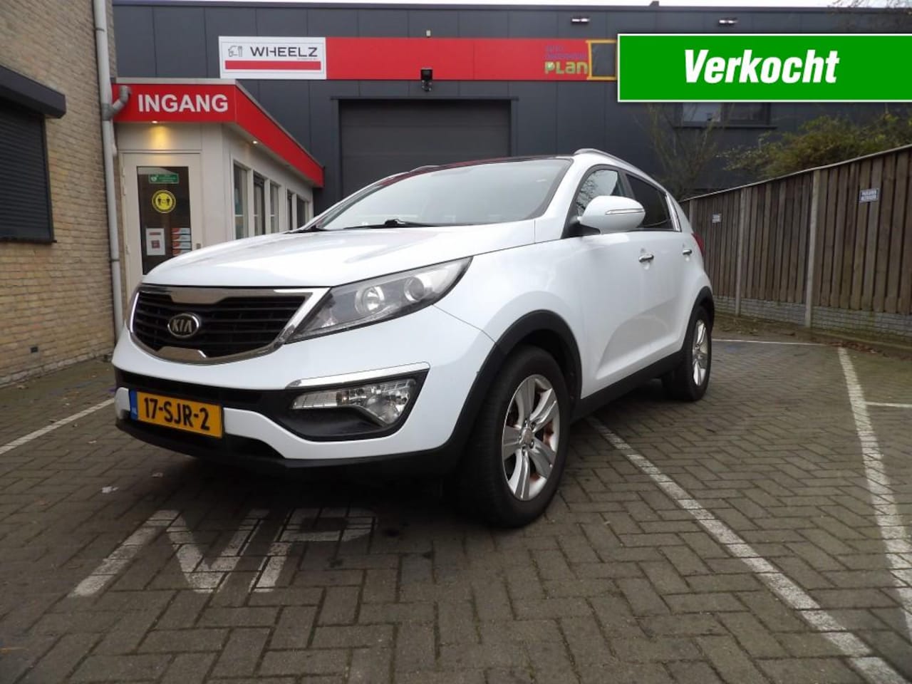 Kia Sportage - 1.6 executive - panorama dak - navigatie - ecc - AutoWereld.nl