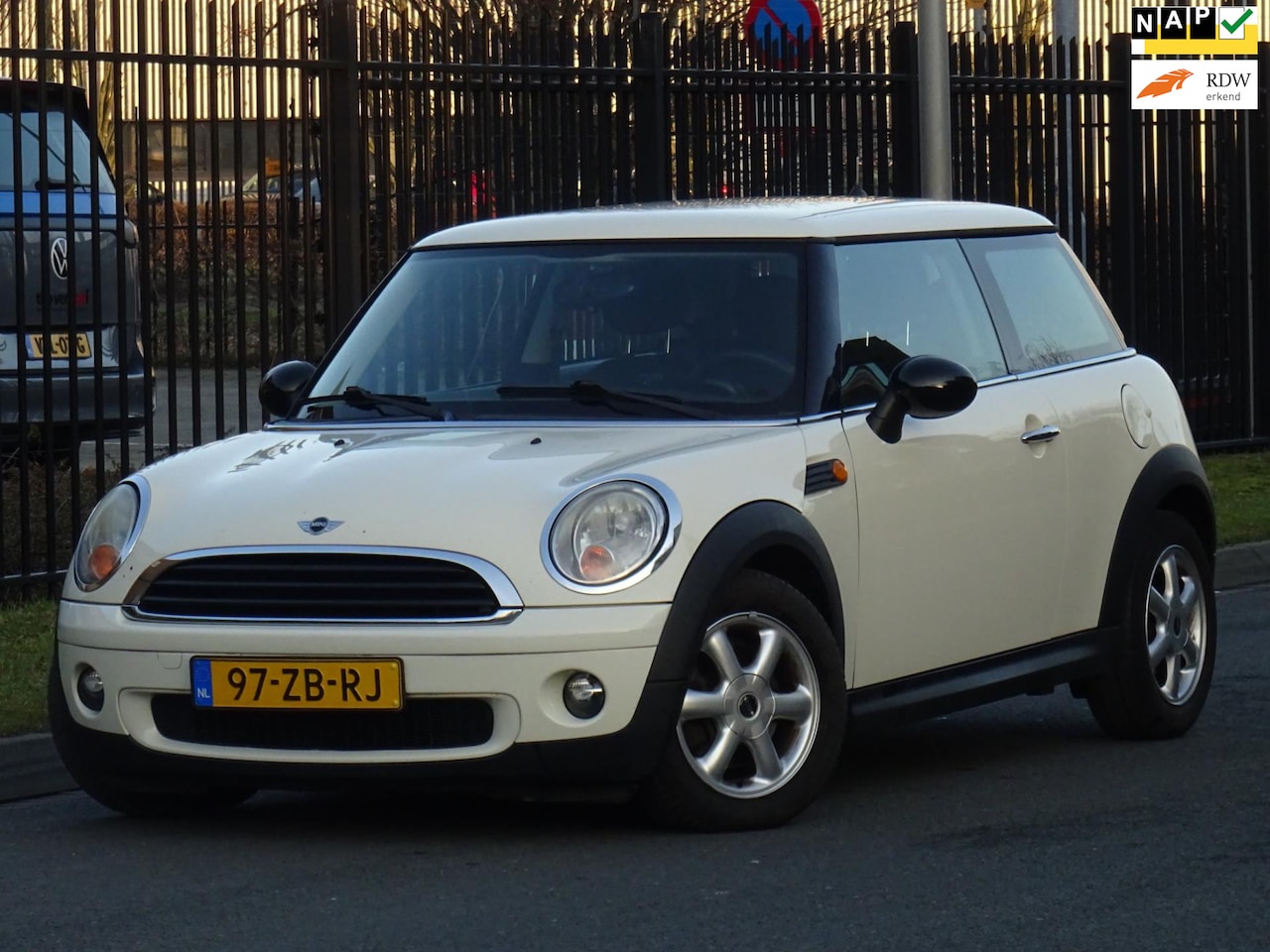 MINI One - Mini 1.4 BJ2007 NAP/AIRCO/LMVELG/APK 2026 - AutoWereld.nl