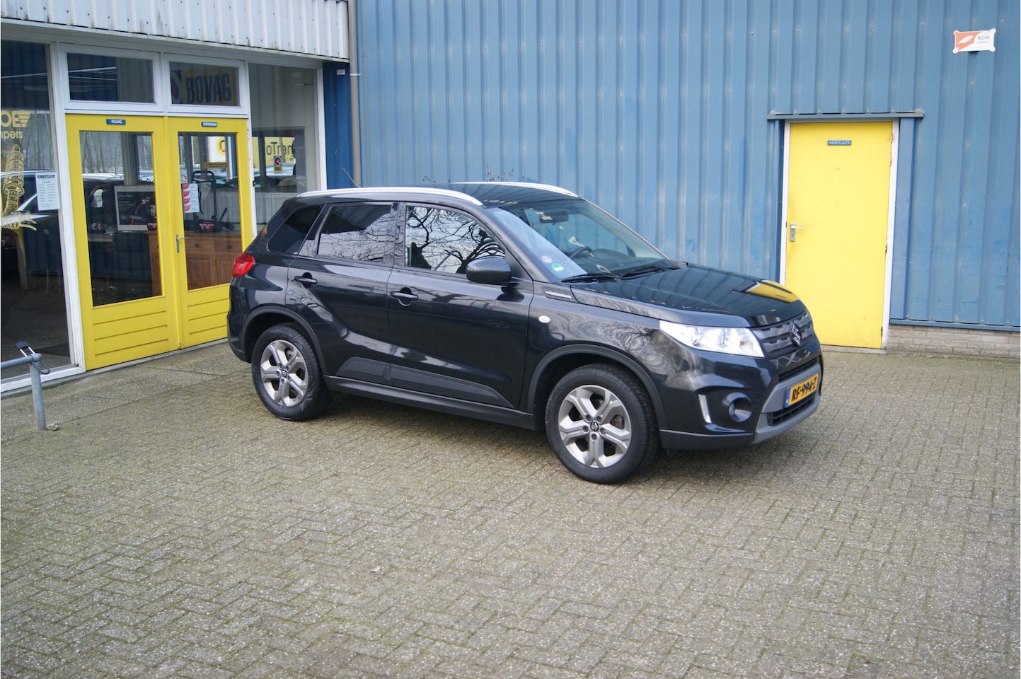 Suzuki Vitara - 1.6 Exclusive 1.6 Exclusive, Airco/ECC, Navi, Trekhaak, MOOI!!! - AutoWereld.nl