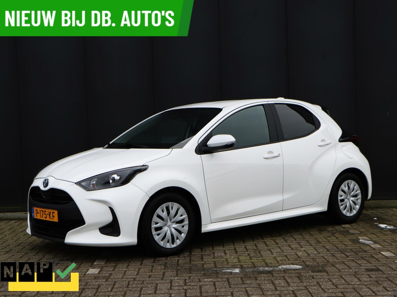 Toyota Yaris - 1.5 Hybrid Comfort DAB|Camera|Navi|Carplay - AutoWereld.nl