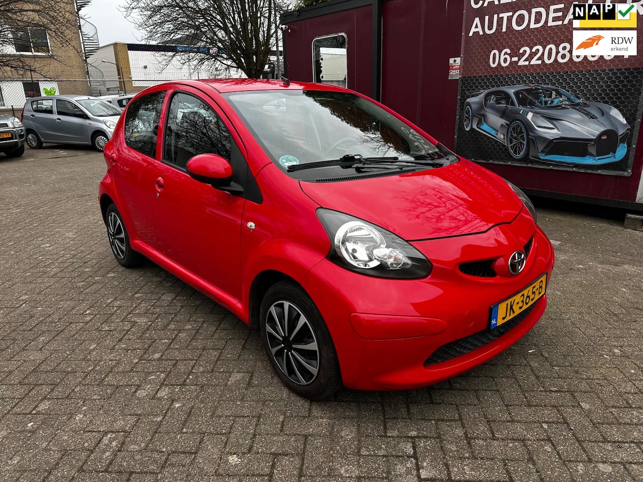 Toyota Aygo - 1.0-12V* 5drs* Elekt pakket* Nw apk* - AutoWereld.nl