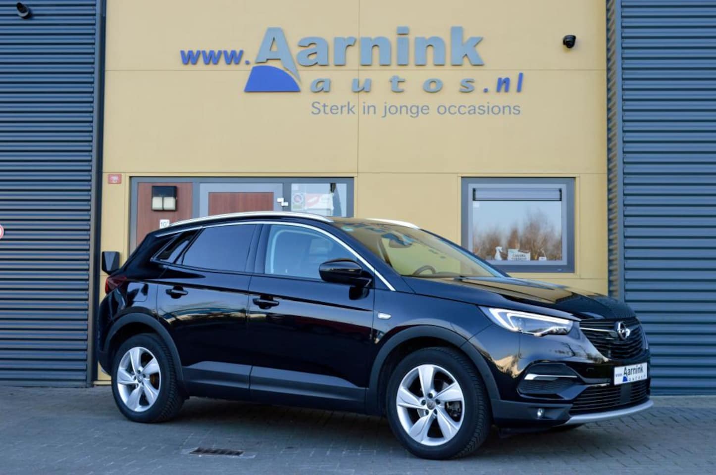 Opel Grandland X - 1.2 Turbo Ultimate 1.2 Turbo Ultimate 131 PK, Navi, a-camera, trekhaak, winterpakket - AutoWereld.nl