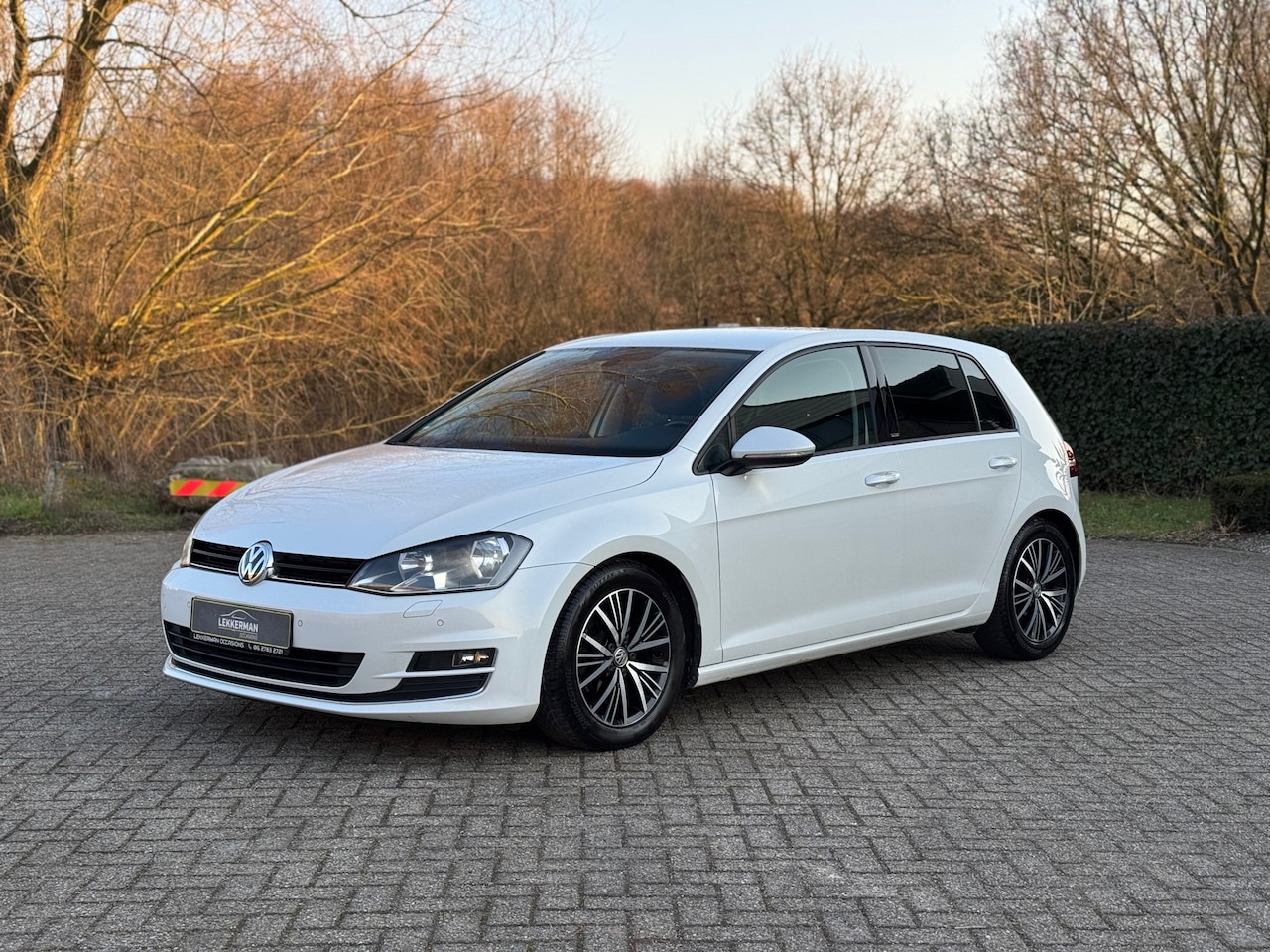 Volkswagen Golf - 1.2 TSI Highline Xenon I CRUISE I PDC I 1E EIG I VOLL ONDERHOUD - AutoWereld.nl