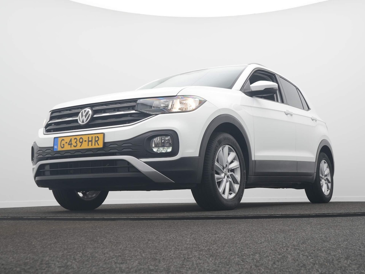 Volkswagen T-Cross - 1.0 TSI Life Airco / Adaptive cruise / Navi / Dode hoek detectie - AutoWereld.nl