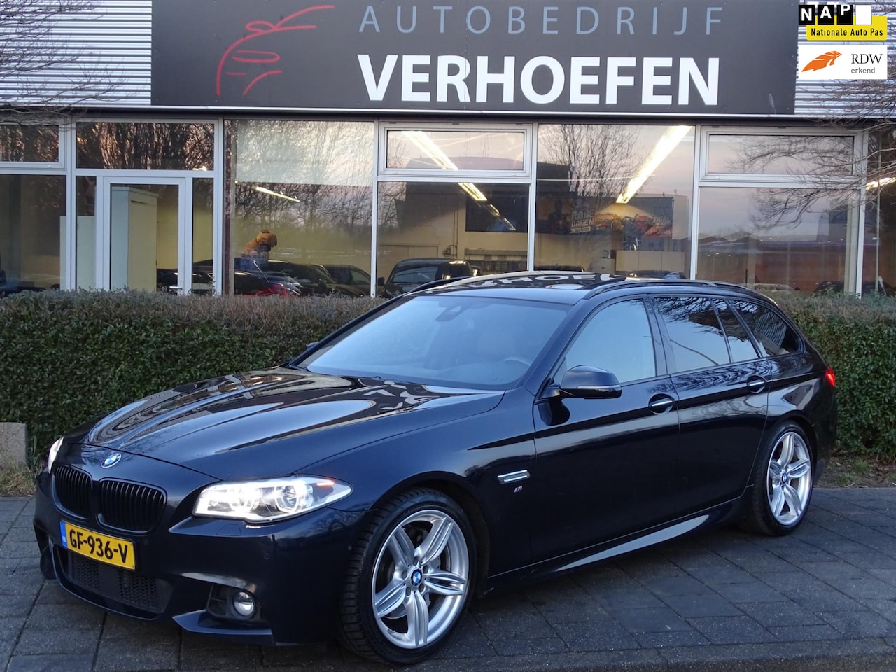 BMW 5-serie Touring - 535d High Executive - FULL OPTION - PANORAMADAK - PARK CAMERA - STOEL VERW / VERKOEL / MAS - AutoWereld.nl