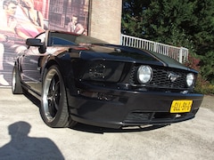 Ford Mustang - 4.6 V8 GT met "Saleen" Supercharger (465 PK). Nieuwe remschijven en keramische remblokken