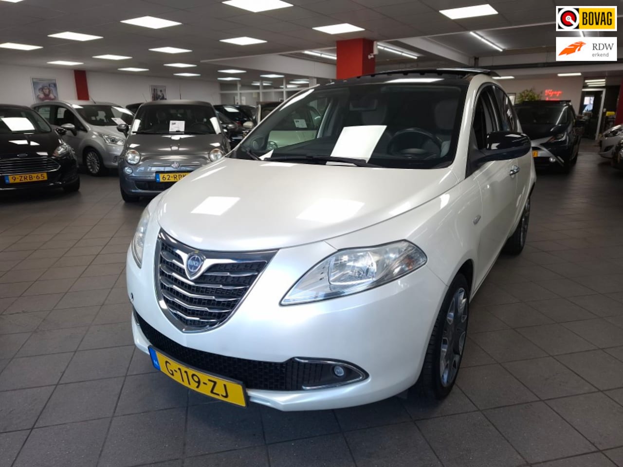 Lancia Y(psilon) - Ypsilon 0.9 TwinAir Platinum - AutoWereld.nl