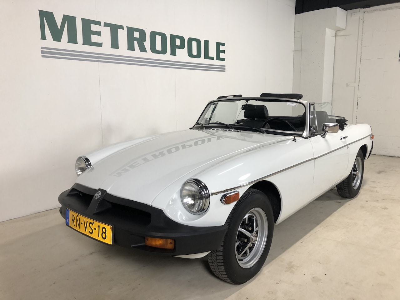 MG B type - Rubberbumper M0936 - AutoWereld.nl