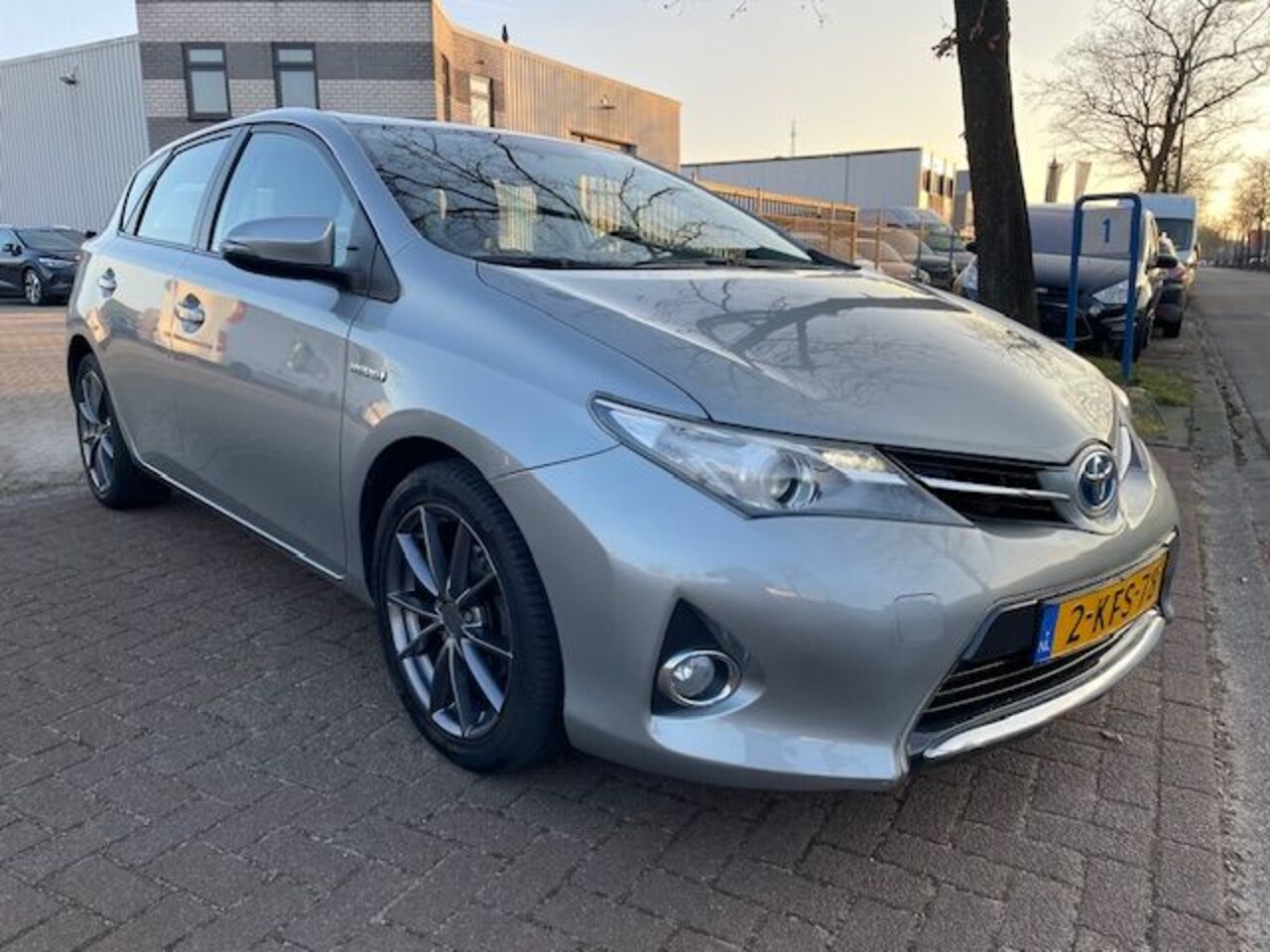 Toyota Auris - 1.8 Hybrid 5deurs Aspiration Airco/ECC,Navigatie,Camera - AutoWereld.nl