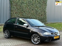 Seat Ibiza - 1.4-16V Trendstyle Airco|Parrot|Lmv|Nap|Boekjes