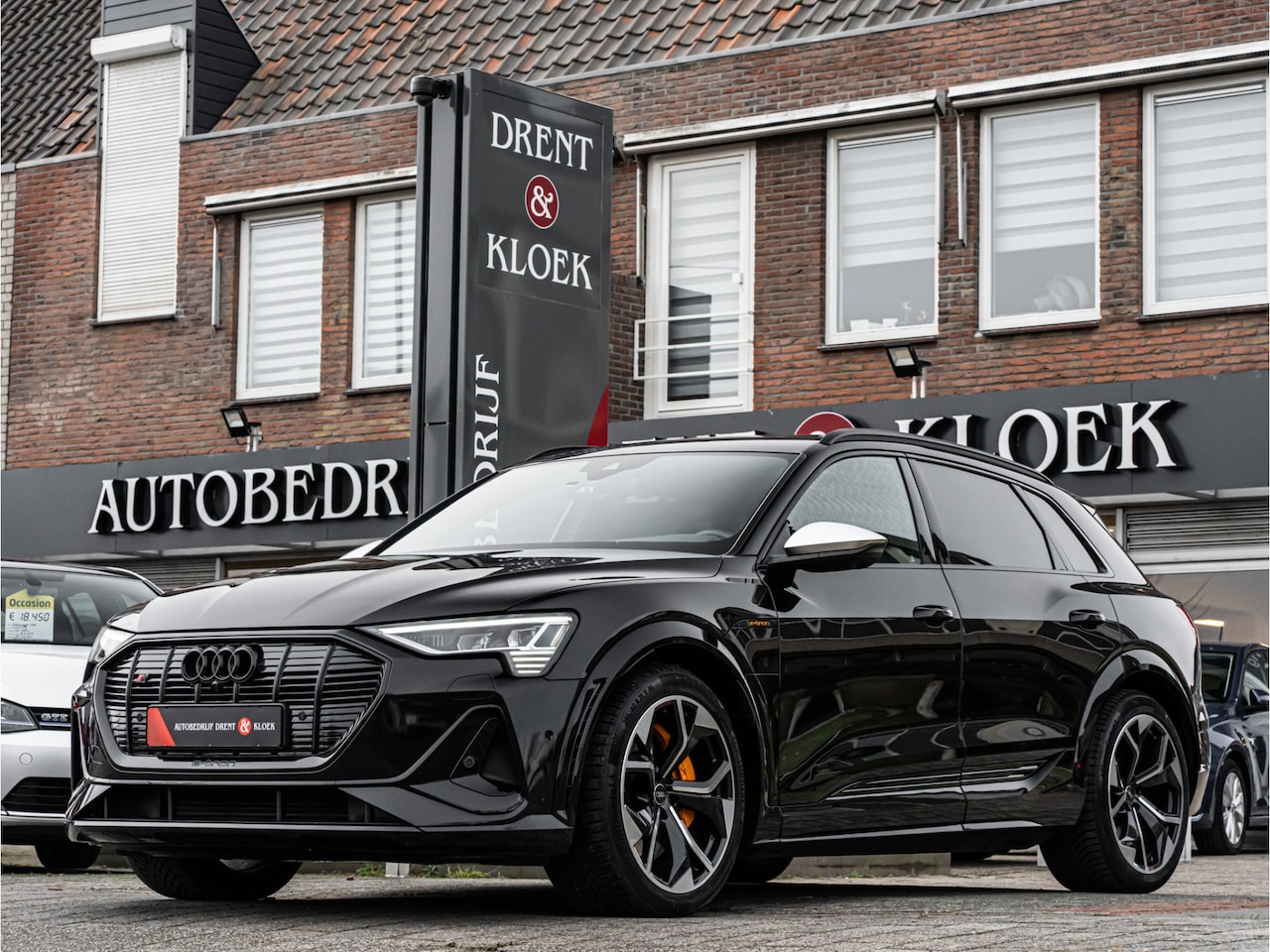 Audi e-tron - S quattro 95 kWh PANO B&O AUDIO 21 INCH BLACK OPTIC LUCHTVERING BOMVOL!!! - AutoWereld.nl