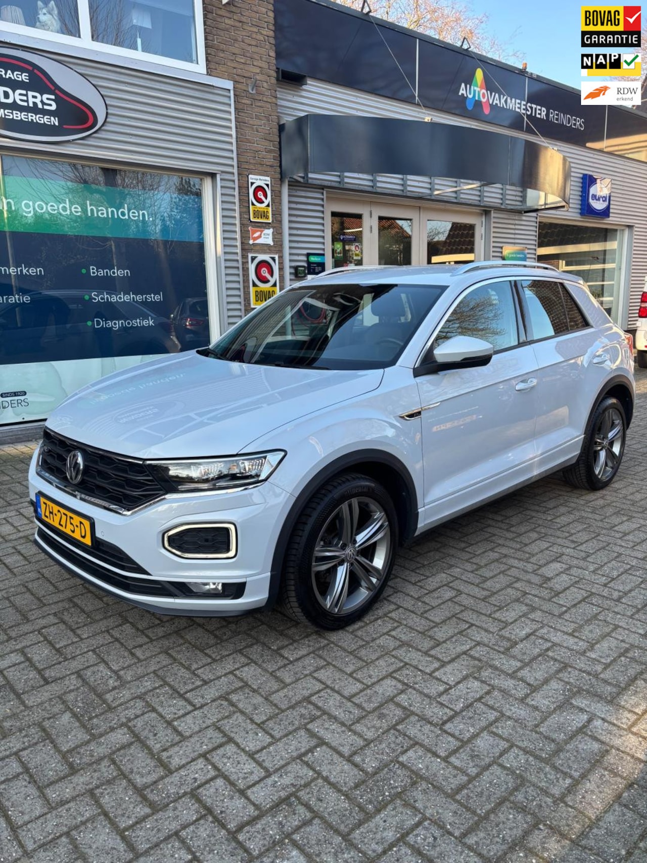 Volkswagen T-Roc - 1.5 TSI Sport R-Line Virtual Display Apple carplay - AutoWereld.nl