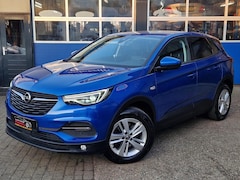 Opel Grandland X - 1.2 Turbo 130PK / Automaat / Trekhaak / Stoelverwarming / Parkeersensoren / Cruise control