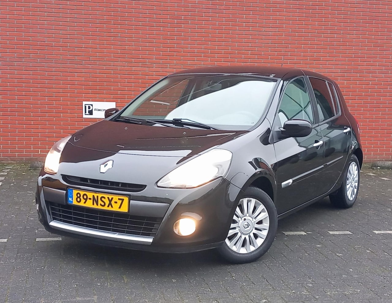 Renault Clio - 1.2 16V 55 KW 5D Collection - AutoWereld.nl