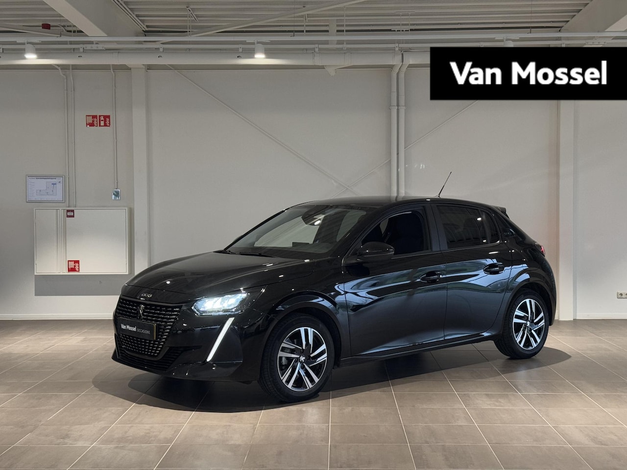 Peugeot 208 - 1.2 PureTech Style | Airco | Camera | Apple Carplay/Android Auto - AutoWereld.nl