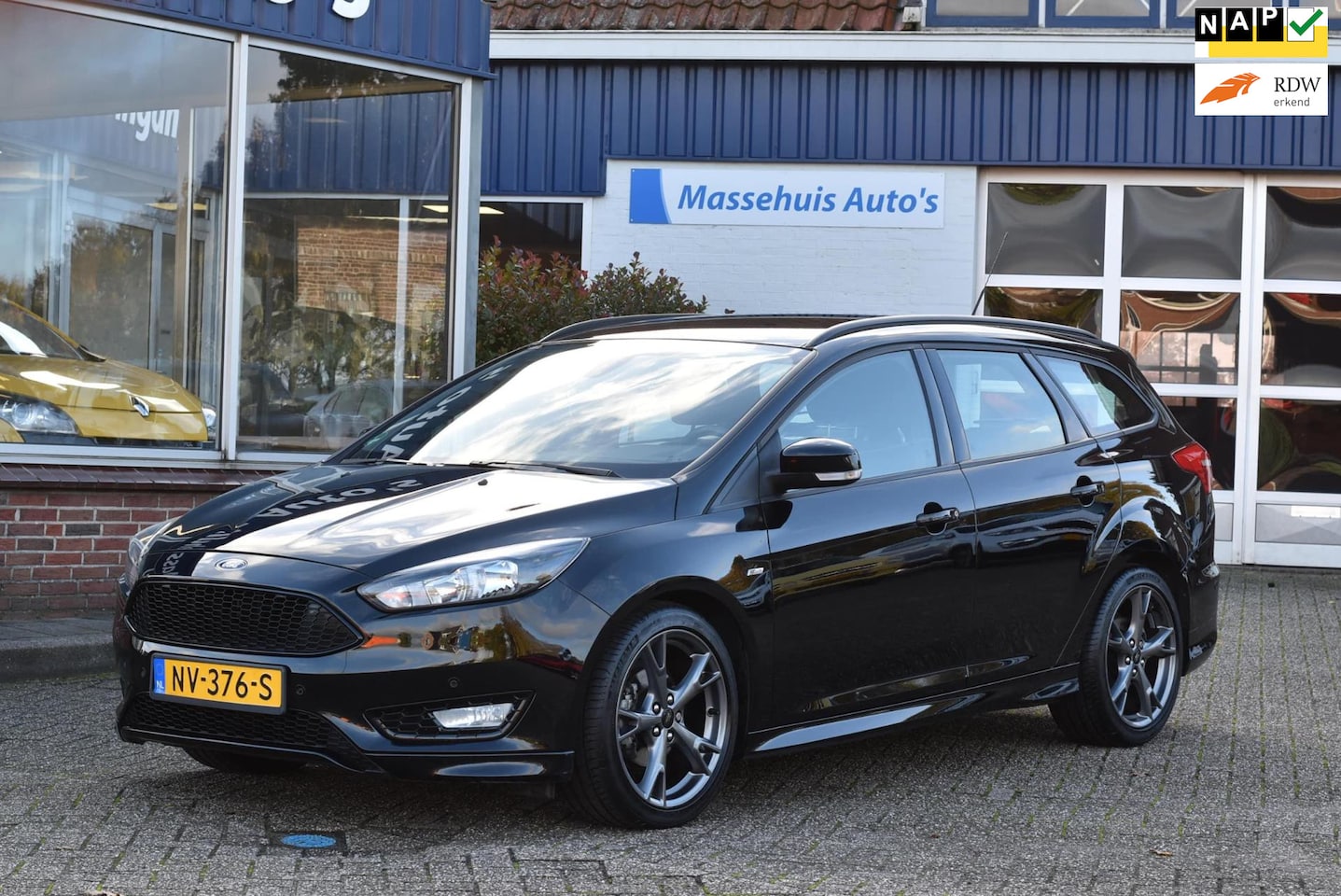 Ford Focus Wagon - 1.0 ST-Line Navi Clima Cruise 18" LED PDC V+A Nwe APK - AutoWereld.nl