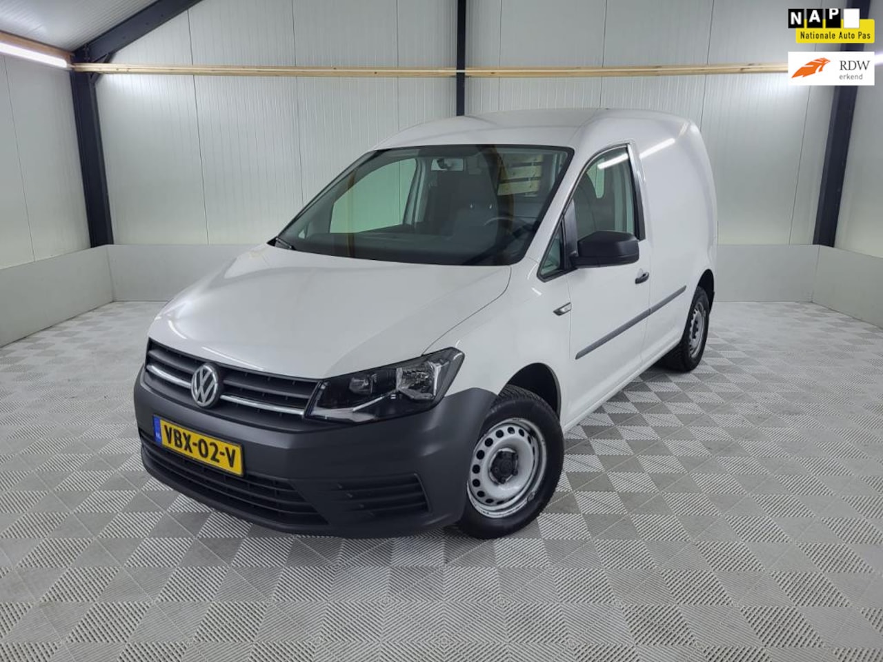 Volkswagen Caddy - 2.0 TDI L1H1 BMT Trendline 2.0 TDI L1H1 BMT Trendline, Euro 6, Trekhaak, Navigatie - AutoWereld.nl