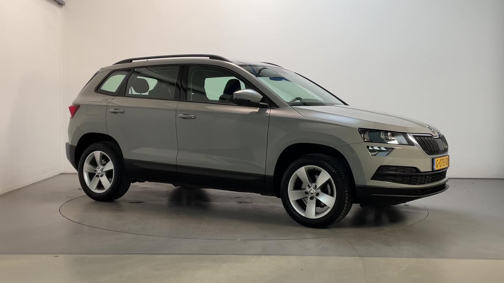 Skoda Karoq - 1.0 TSI DSG Ambition Business Navigatie Parkeersensoren App-Connect DAB+ - AutoWereld.nl