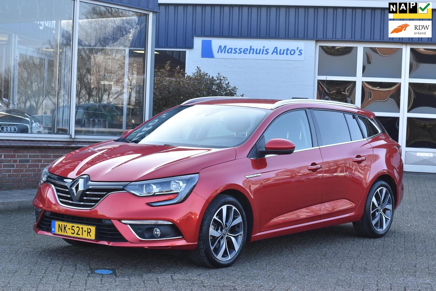 Renault Mégane Estate - 1.2 TCe Bose automaat 19.000km 2e eig. Trekhaak Cruise Navi Clima Nwe APK - AutoWereld.nl