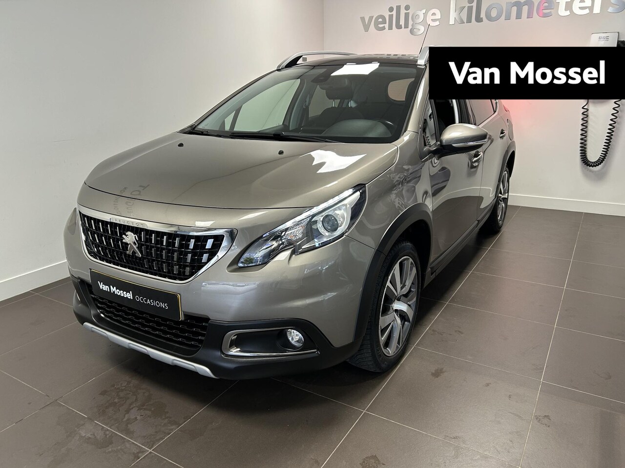 Peugeot 2008 - 1.2 PureTech Allure | Navi | Apple Carplay/Android Auto | Pano-dak | Lichtmetalen velgen 1 - AutoWereld.nl