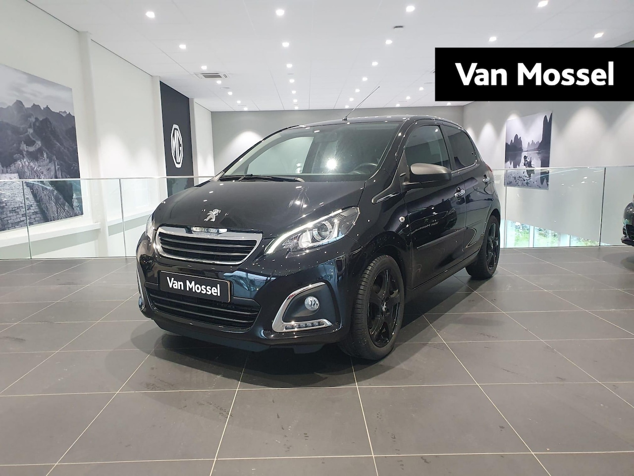 Peugeot 108 - 1.0 e-VTi Allure | UNIEKE AUTO!| Leder | Stoelverwarming | Black Gloss velgen | Camera  | - AutoWereld.nl