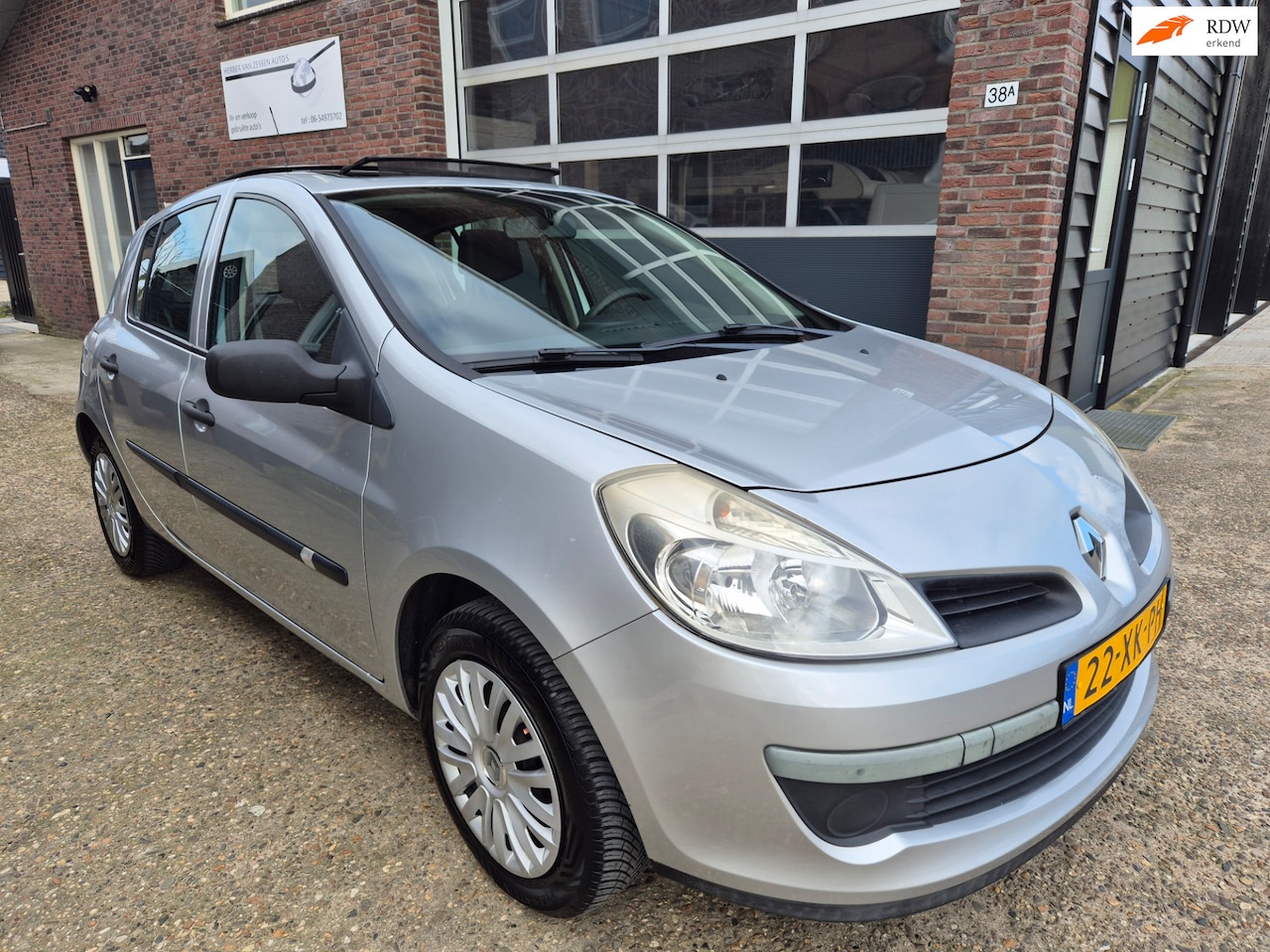 Renault Clio - 1.4-16V Business Line*Glazen schuifdak* - AutoWereld.nl