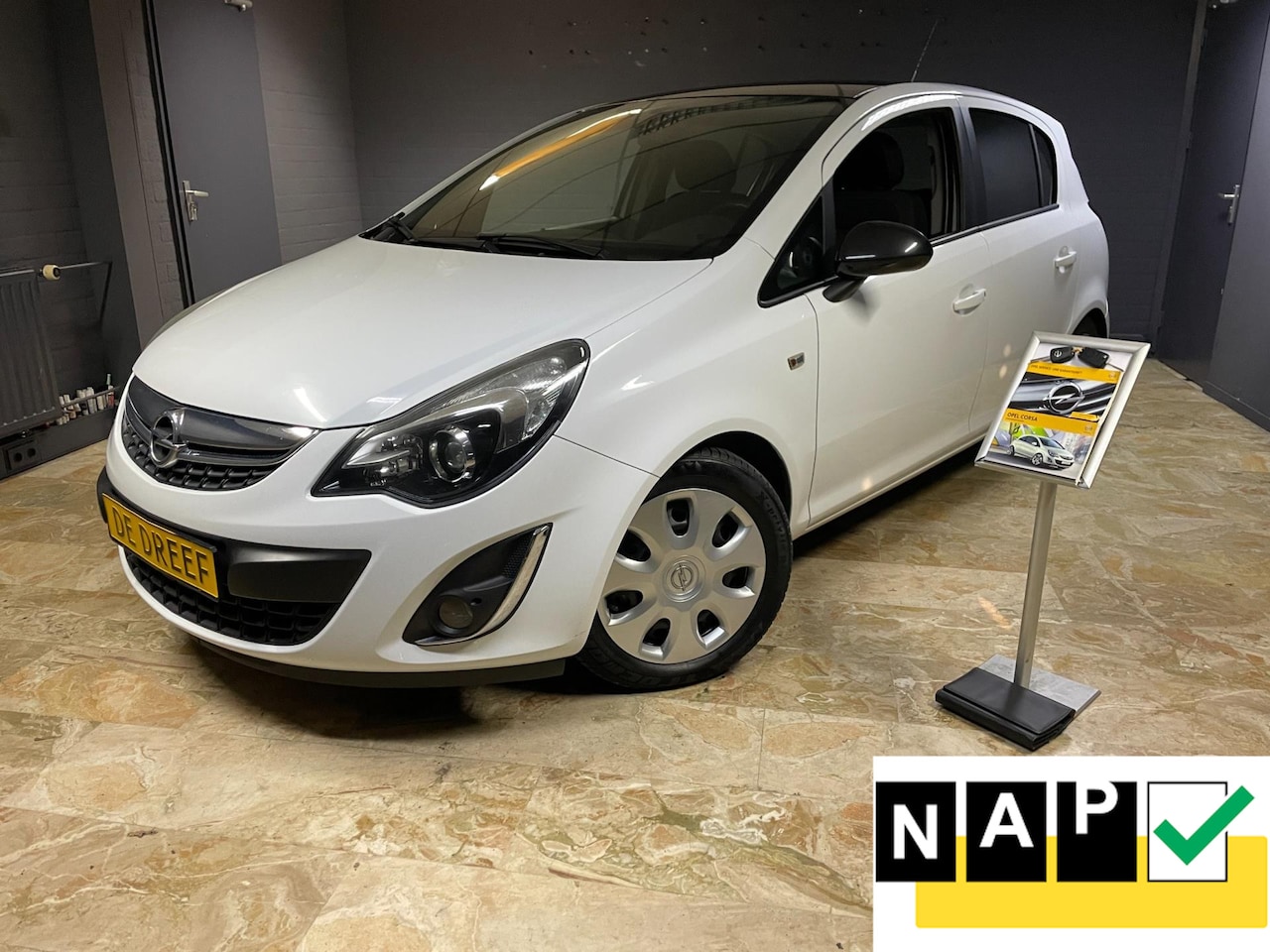 Opel Corsa - 1.4-16V Design Edition 1.4-16V Design Edition - AutoWereld.nl