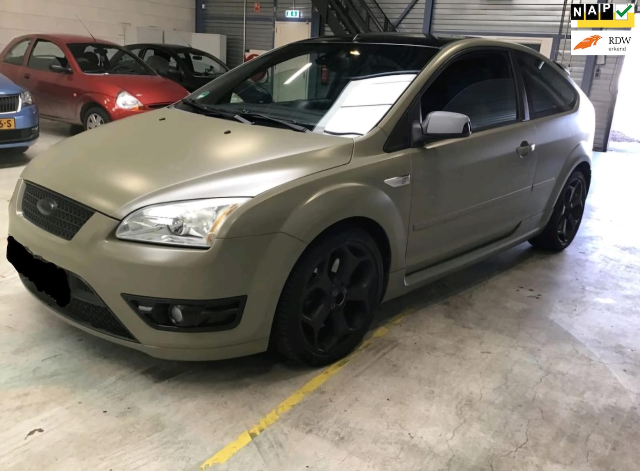 Ford Focus - 2.5-20V ST Recaro Army Green Org. NL - AutoWereld.nl