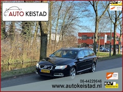 Volvo V70 - 2.0T R-EDITION AUTOMAAT XENON/CLIMA/LEDER NIEUWSTAAT