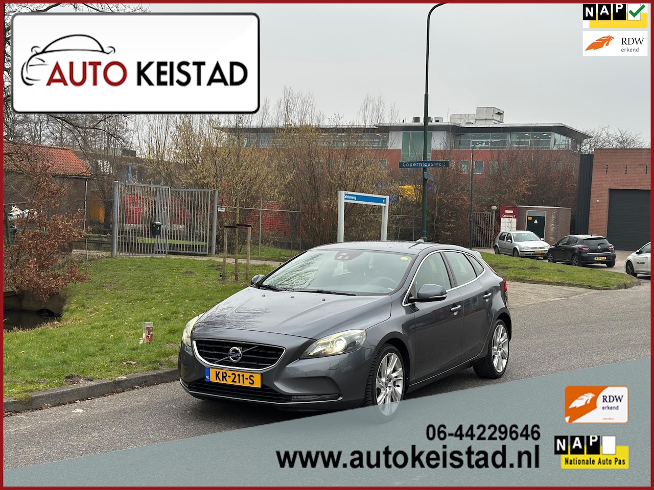 Volvo V40 - 2.0 D4 AUTOMAAT SUMMUM XENON/LEDER/BLIS/LANE-ASSIST! SUPER STAAT! - AutoWereld.nl