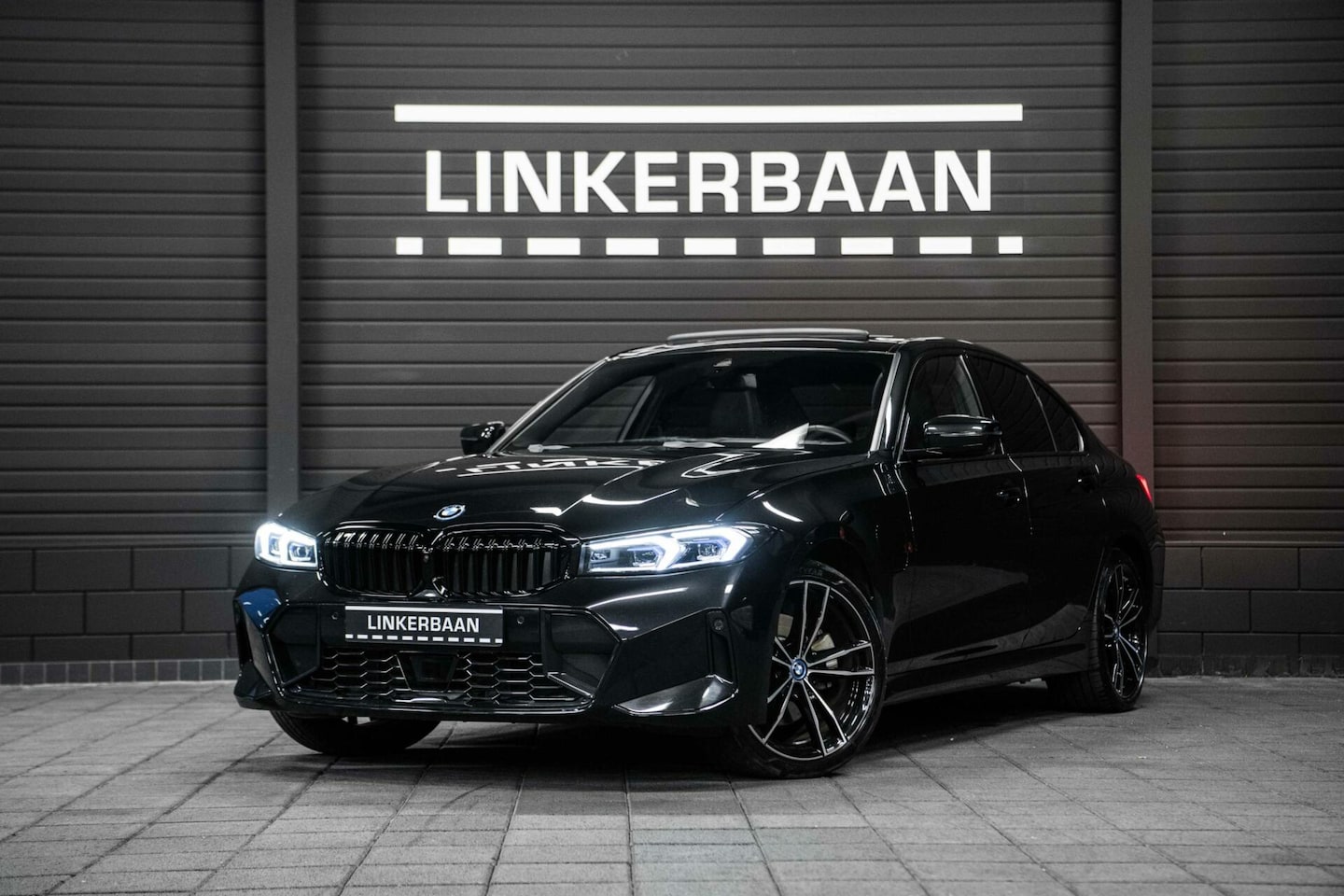 BMW 3-serie - 330e Sedan Hybrid | Vol | M Sport | Schuifdak | H&K | Innovation | Head Up | 19 inch | - AutoWereld.nl