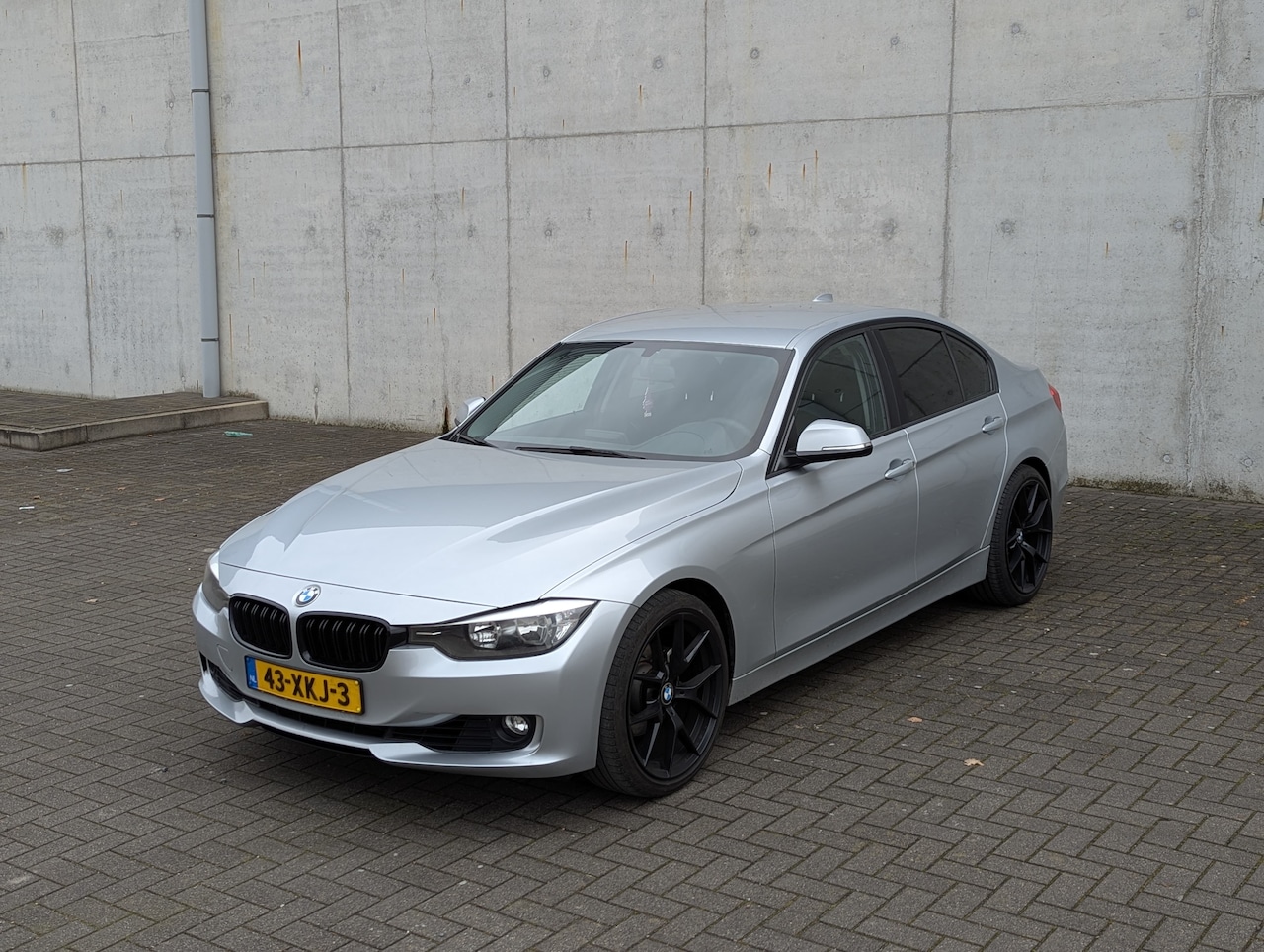 BMW 3-serie - 320i Executive - AutoWereld.nl