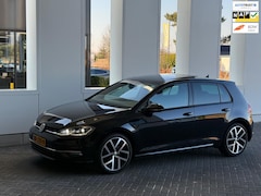 Volkswagen Golf - 1.4 TSI 150 pk Automaat Highline, panoramadak, digitaal cocpit, achteruitrijcamera