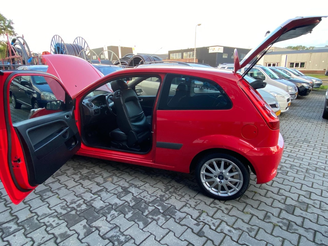 Ford Fiesta - 1.6 Rally Edition S Red ( OLIE LEKKAGE ) €1299 - AutoWereld.nl