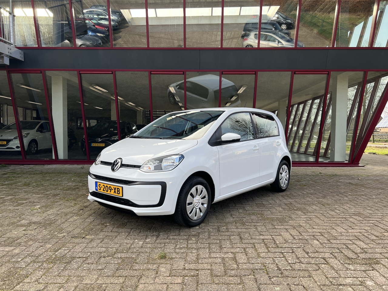 Volkswagen Up! - 1.0 Move MPI | 17.650 km. | BTW-auto | APK tot 04-2027 - AutoWereld.nl