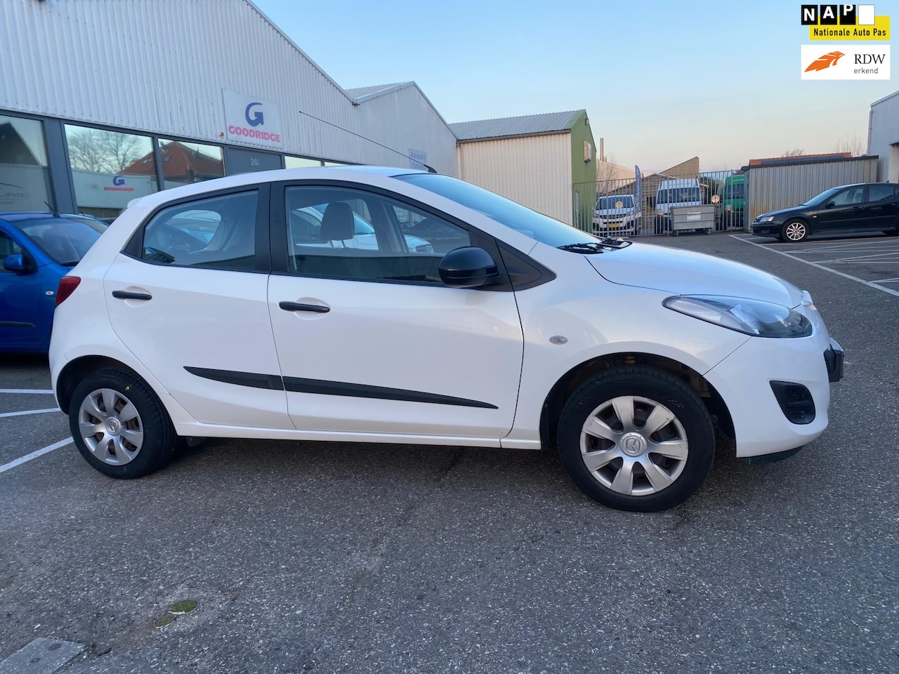 Mazda 2 - 1.3 Cool AIRCO | ELEKTRISCHE RAMEN | 4 NW BANDEN | NAP | APK | - AutoWereld.nl