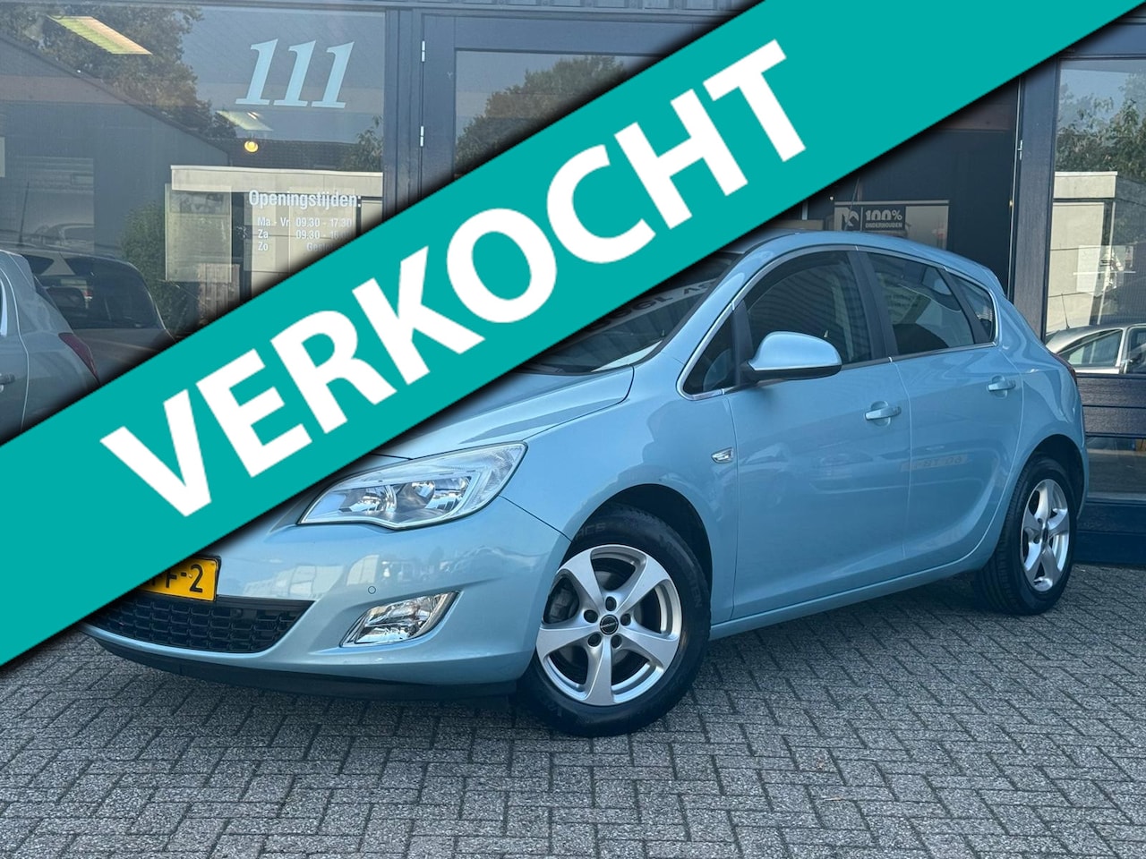 Opel Astra - 1.6 Cosmo AUTOMAAT! NL AUTO NAP! Airco l Cruise l PDC V+A l Trekhaak l MTF-stuur l LM velg - AutoWereld.nl