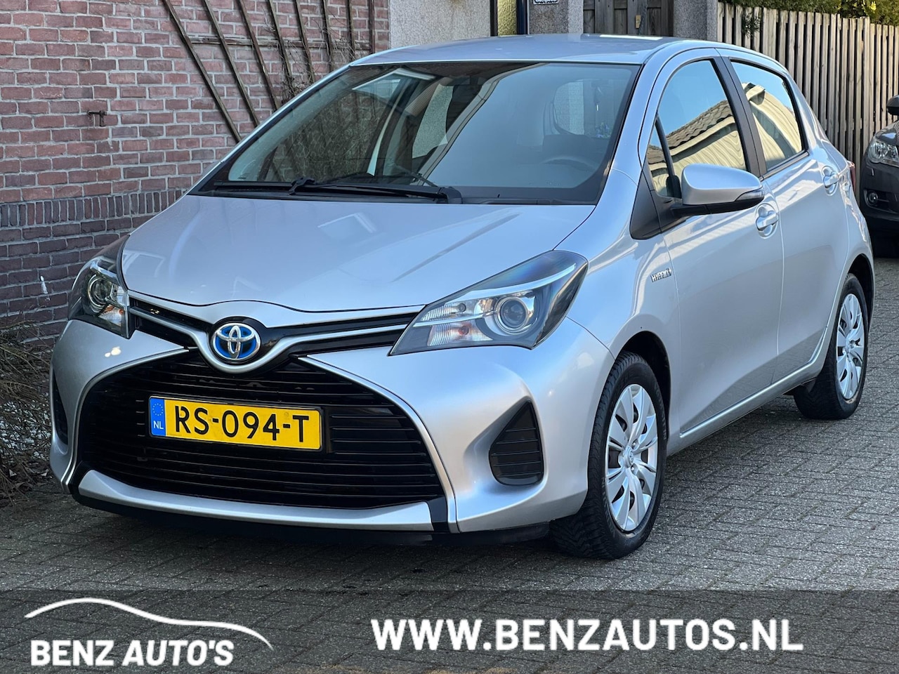 Toyota Yaris - 1.5 Hybrid Aspiration Automaat/Navi - AutoWereld.nl