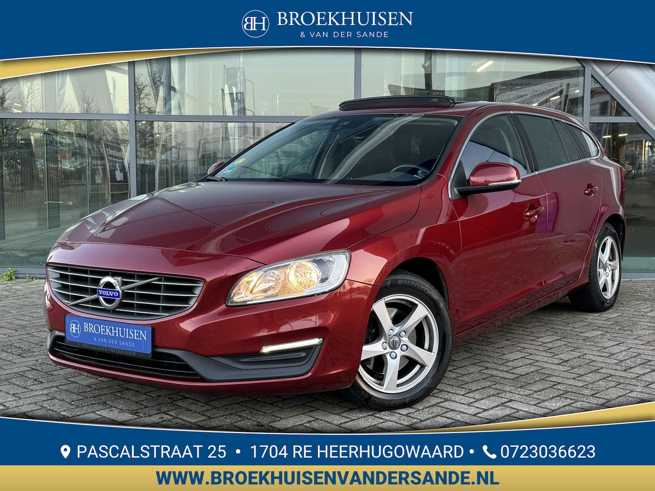 Volvo V60 - 2.0 D4 Momentum Business 190pk Automaat / Schuifdak / Trekhaak - AutoWereld.nl